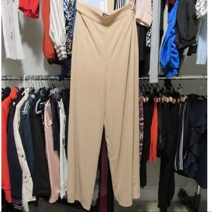 Naked Wardrobe wide leg pants in creamy color!